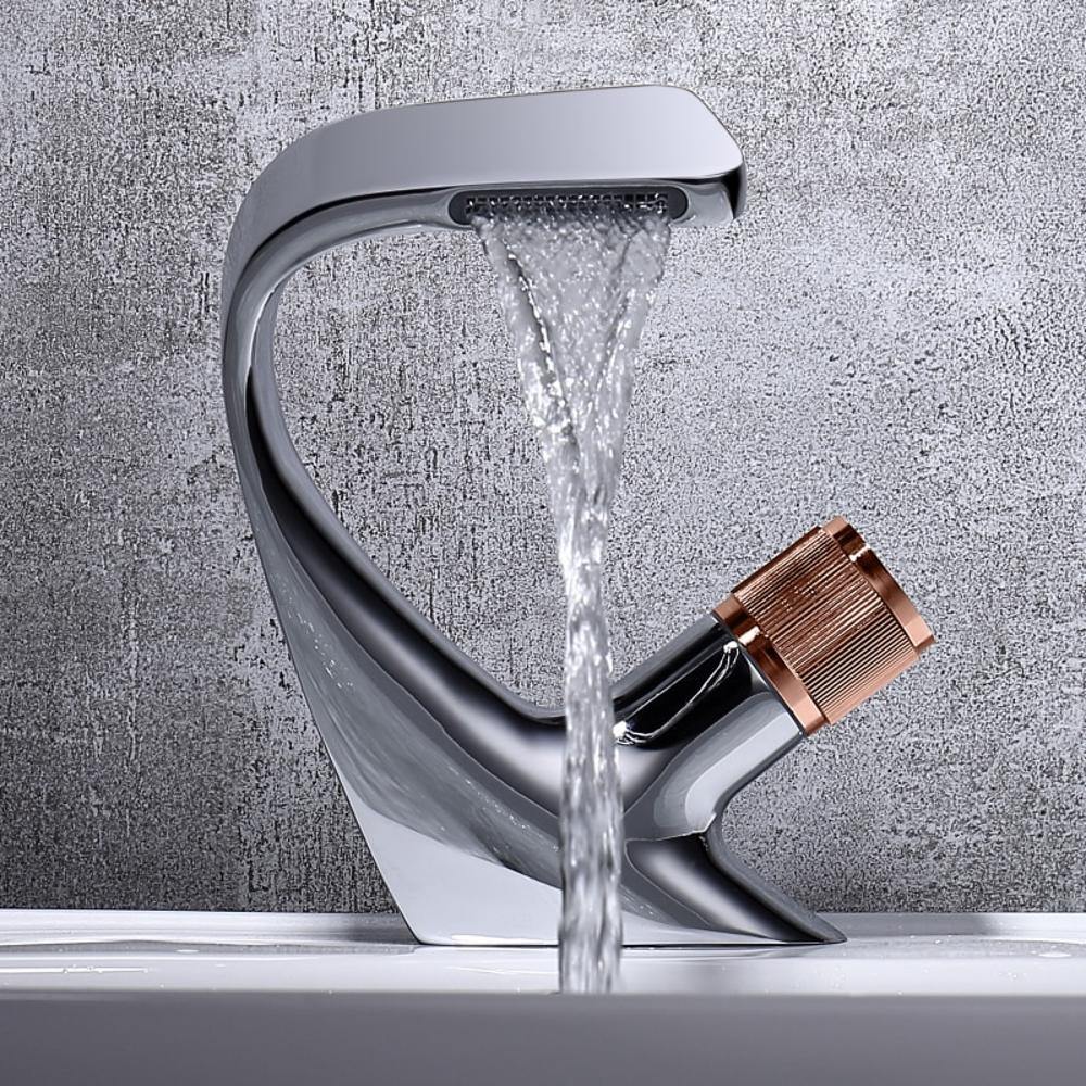 Avelena | AQUACASCADE Waschbeckenarmatur – Moderner Wasserfall Badezimmermischer aus massivem Messing