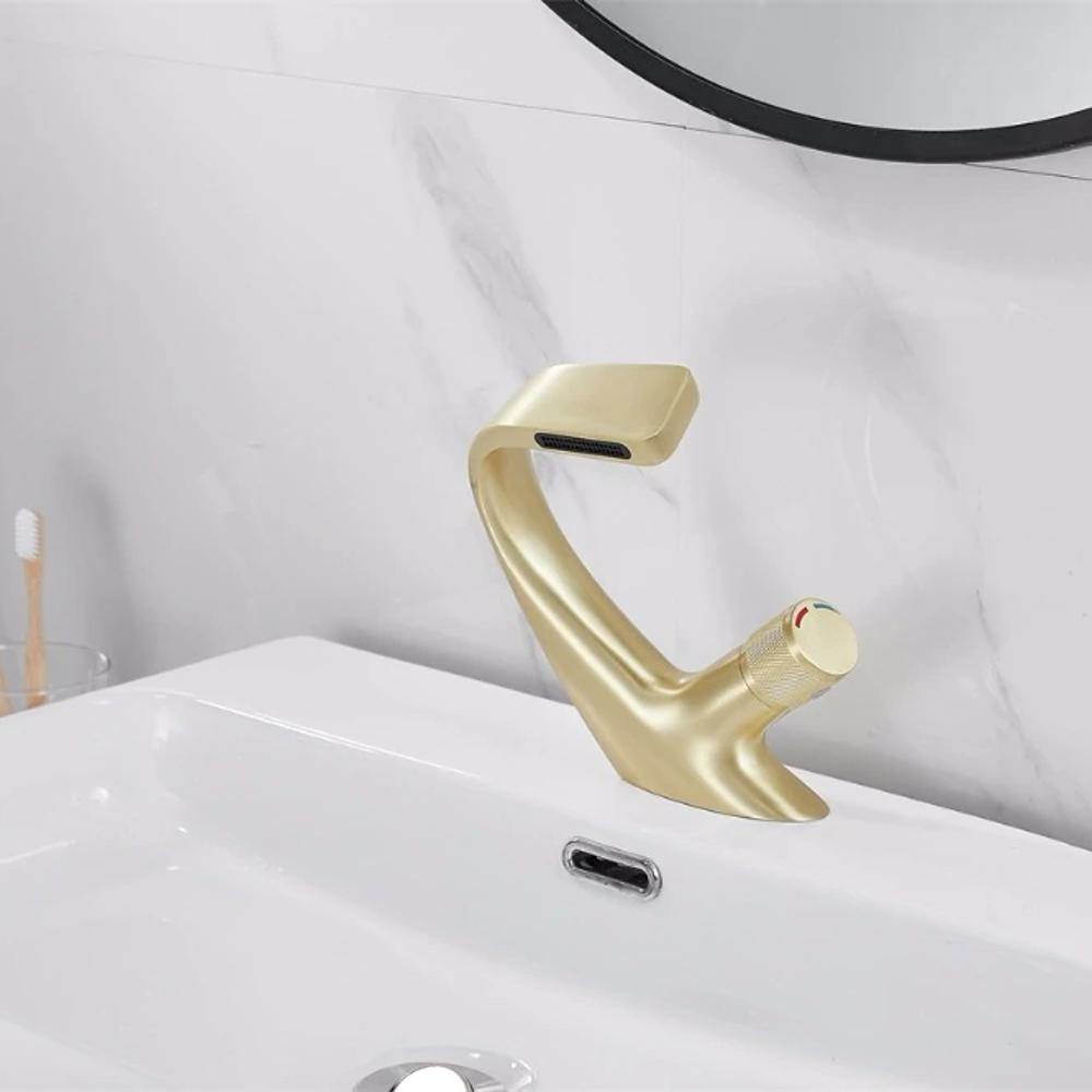 Avelena | AQUACASCADE Waschbeckenarmatur – Moderner Wasserfall Badezimmermischer aus massivem Messing