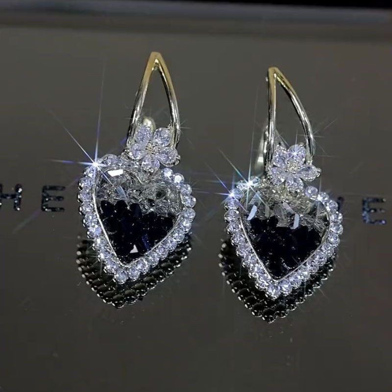 Avelena | Super Sparkle Vintage Zirkonia Herz Stecker Ohrringe