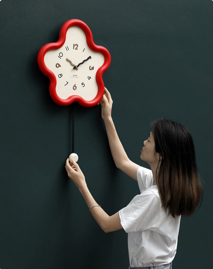 Avelena | Süße Pendelstille Wanddekoration Uhr