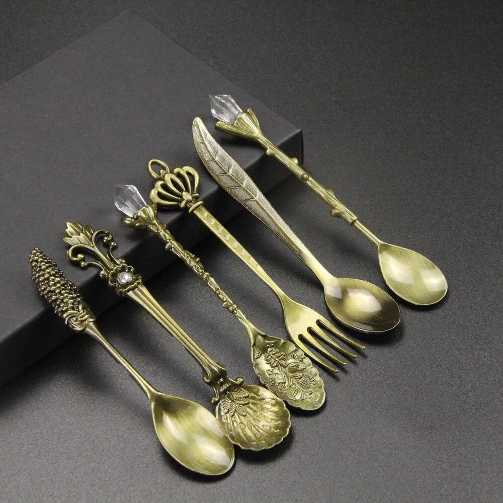 Avelena | Teelöffel-Set – Vintage geschnitzt – Retro-Zinklegierung – Dessert-Kaffeelöffel – Küchenbesteck