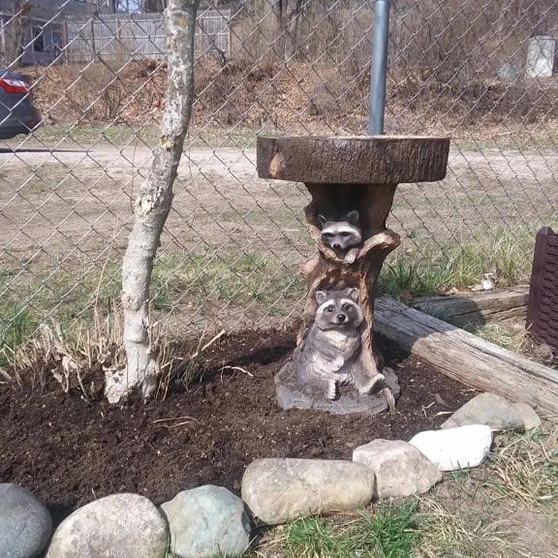 Avelena | Vintage Garten Vogelbad – Polyresin Waschbär Design für Outdoor Charme