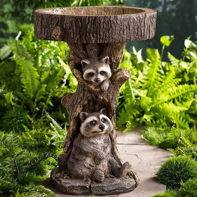 Avelena | Vintage Garten Vogelbad – Polyresin Waschbär Design für Outdoor Charme