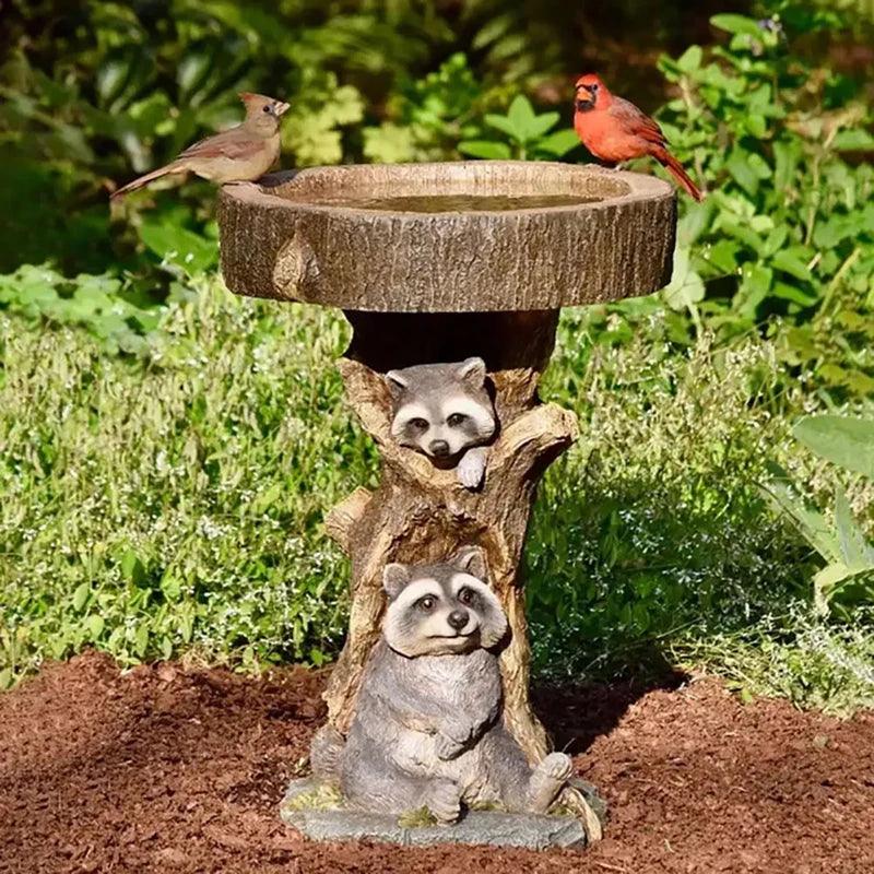 Avelena | Vintage Garten Vogelbad – Polyresin Waschbär Design für Outdoor Charme