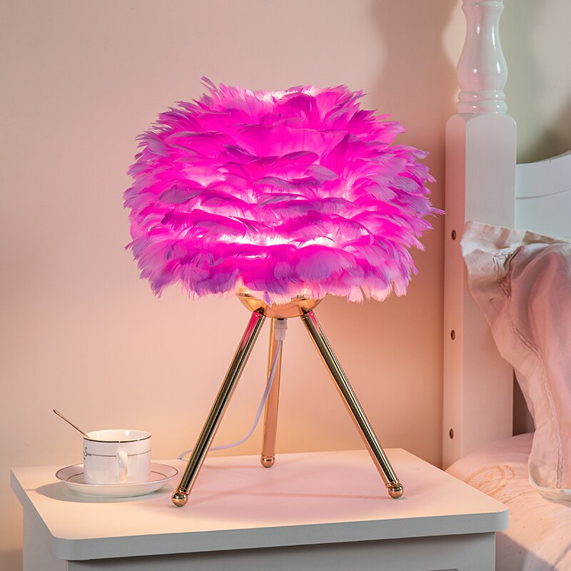 Avelena | Romantische Feder Tischlampe Moderne Nachttischlampe Wohnzimmer Kaffeehaus Dekoration Hochzeit Weihnachtsgeschenk Straußfeder Licht