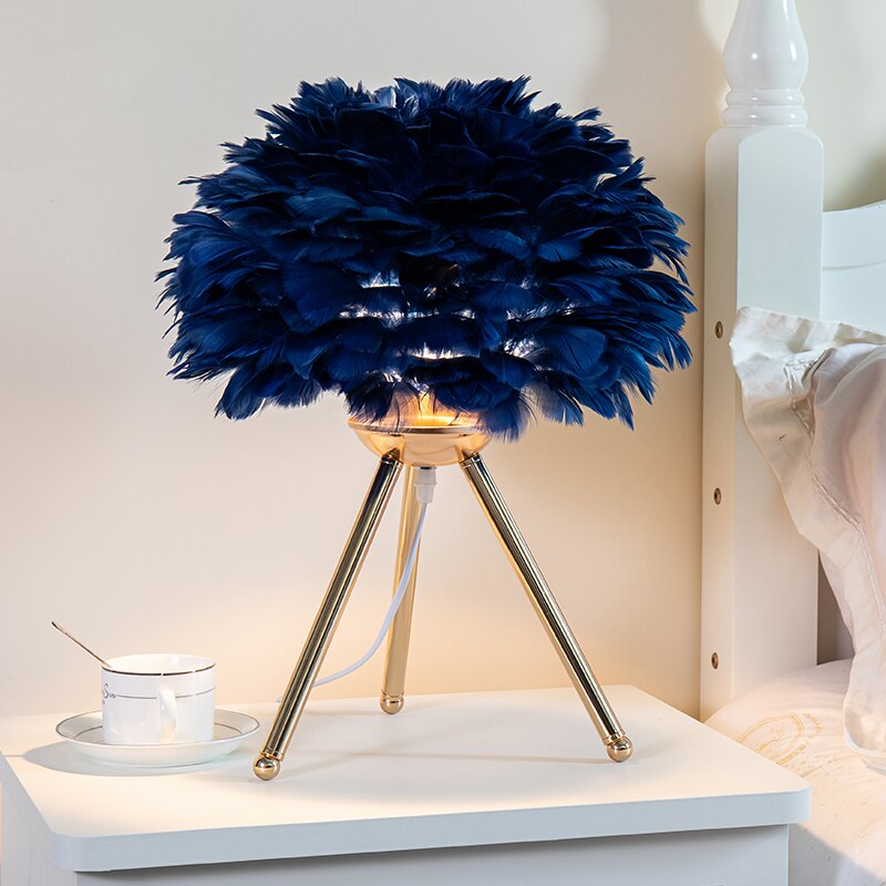Avelena | Romantische Feder Tischlampe Moderne Nachttischlampe Wohnzimmer Kaffeehaus Dekoration Hochzeit Weihnachtsgeschenk Straußfeder Licht