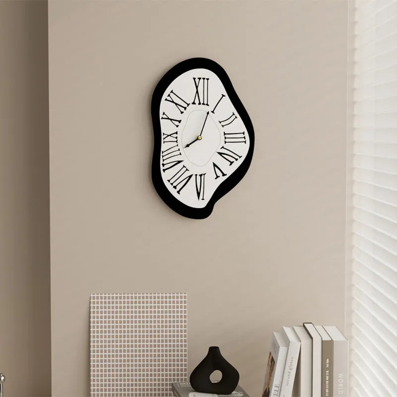 Avelena | Surreal schmelzende nordische Wand Uhr