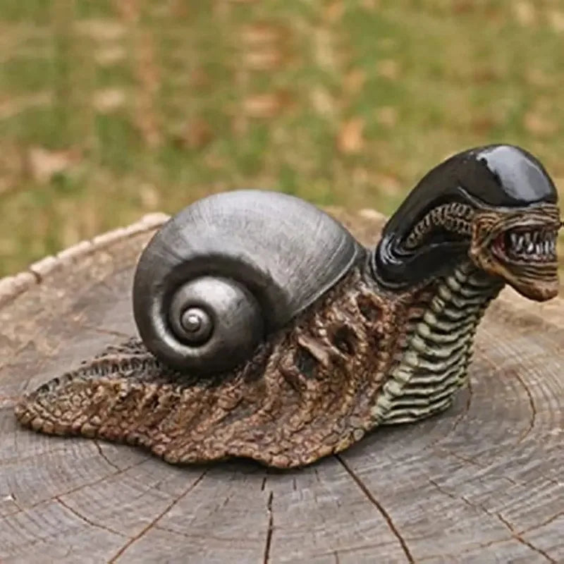 Avelena | Variation Snail Statue, Resin Evil Snail Sculpture Alien Lover's New Favorite Home Office Decoration Garden Outdoor Decoration
