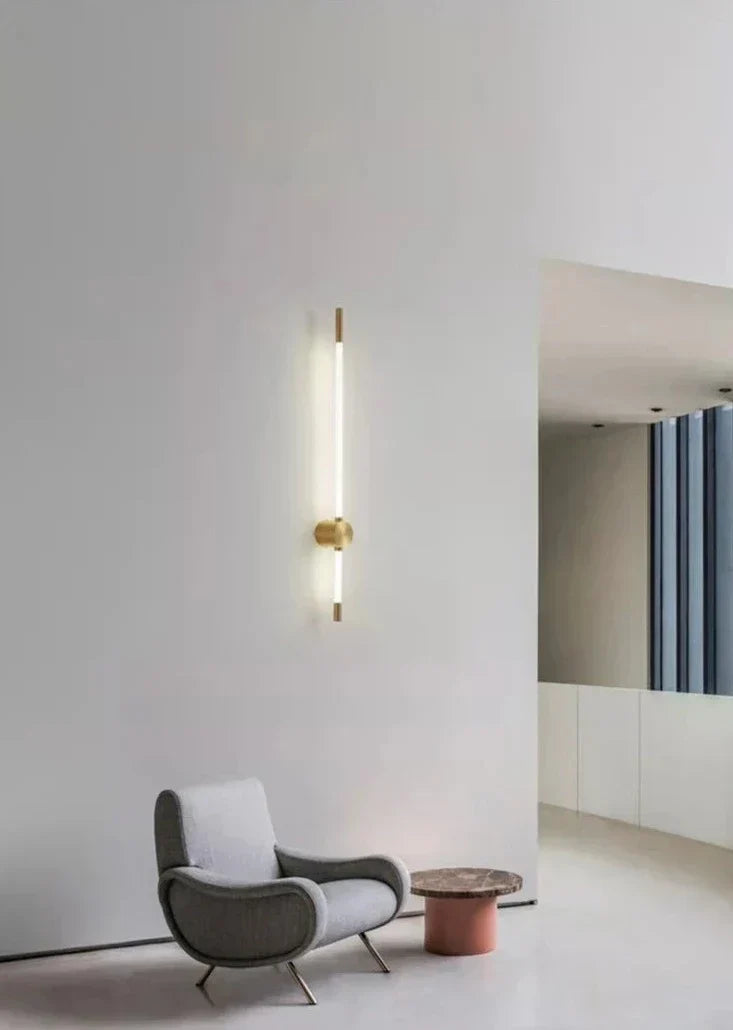 Avelena | AstraBeam – Vertikale LED-Wandlampe für moderne Innenräume