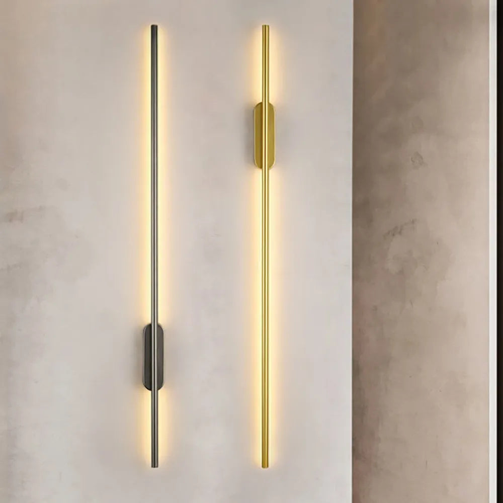 Avelena | SofaLume – Moderne Wandlampe in Schwarz und Gold für stilvolles Wohnen