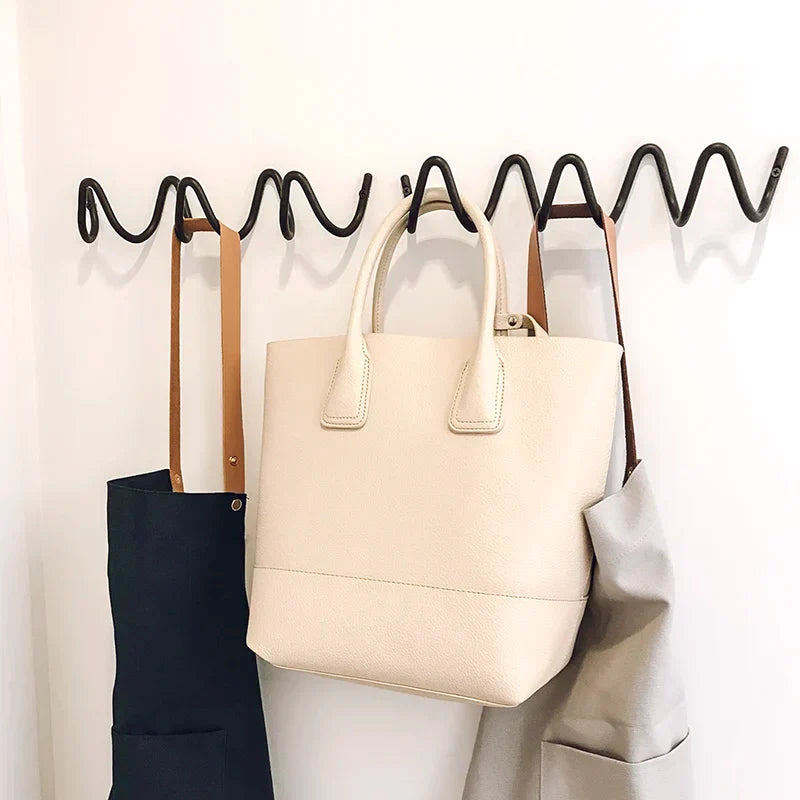 Avelena | Scribble Wall Garderobe