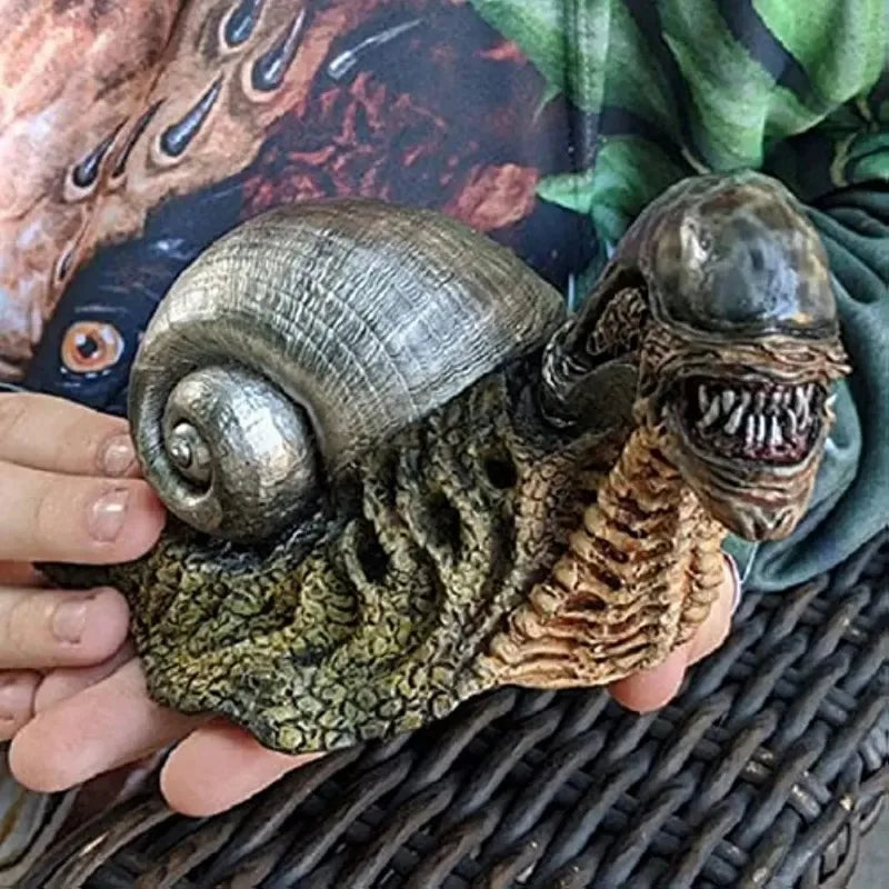 Avelena | Variation Snail Statue, Resin Evil Snail Sculpture Alien Lover's New Favorite Home Office Decoration Garden Outdoor Decoration