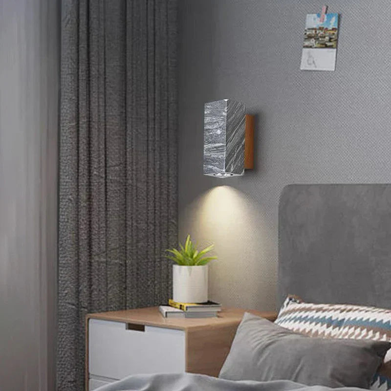 Avelena | ZenBeam – Graue Wabi-Sabi Wandleuchte für eine ruhige Atmosphäre