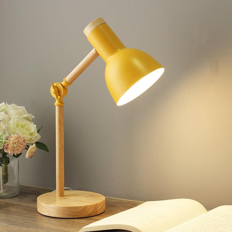 Avelena | Nordische Schreibtischlampe aus Holz