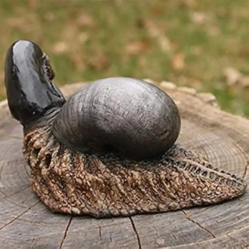 Avelena | Variation Snail Statue, Resin Evil Snail Sculpture Alien Lover's New Favorite Home Office Decoration Garden Outdoor Decoration