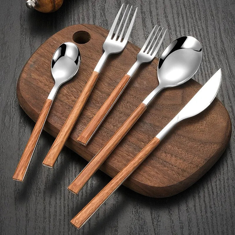 Avelena – Luxuriöses Besteckset mit Holzgriffen für ein stilvolles Tischvergnügen