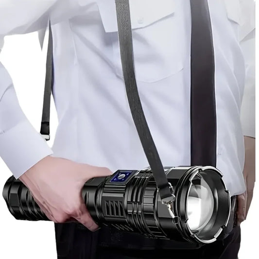 Avelena | Wiederaufladbare 10000 Lumen LED Taschenlampe 1+1 GRATIS – Striker