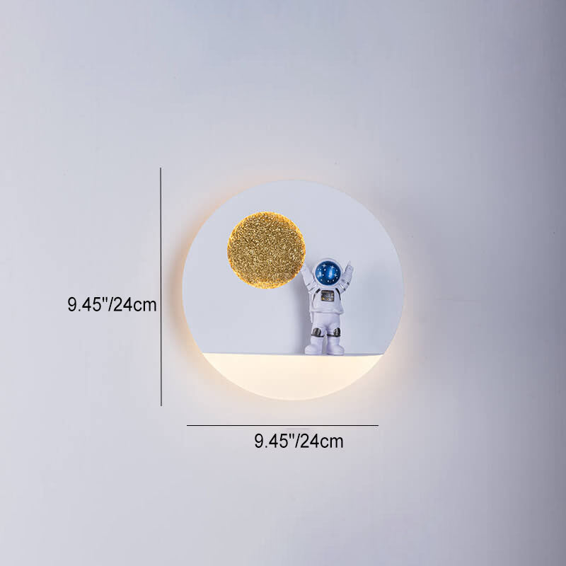 Avelena | Zeitgenössische kreative Eisenharz runde Astronaut LED Wandleuchte Lampe für Schlafzimmer