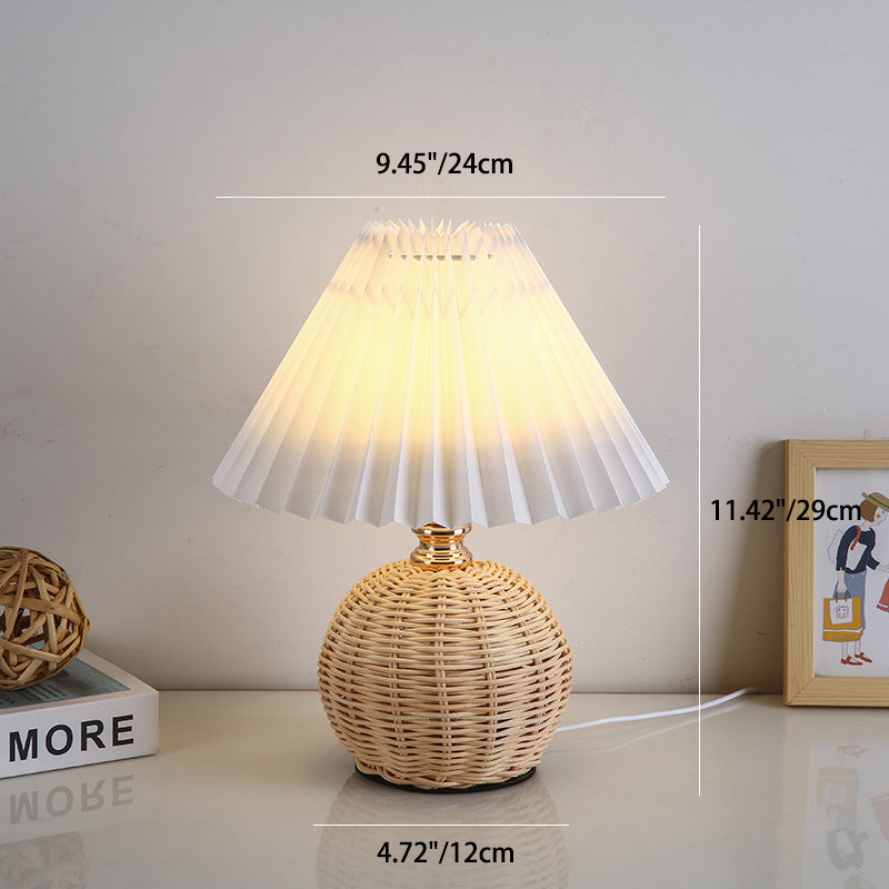 Avelena | RattaLume Nordic LED Tischlampe | Geflochtenes Rattan & Faltstoffschirm | Stimmungslicht | Deko fürs Schlafzimmer