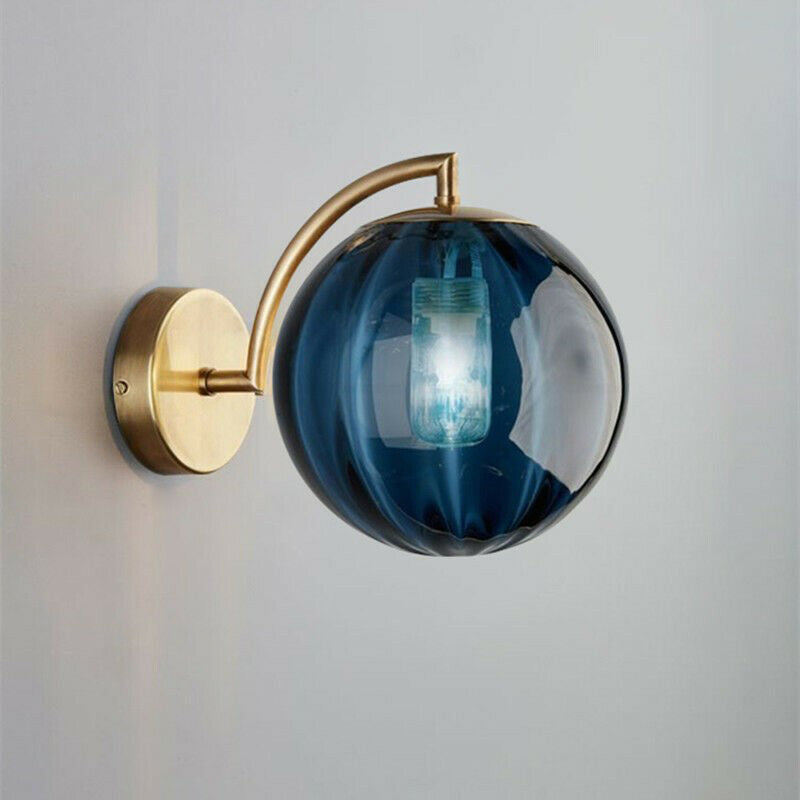 Avelena | Zeitgenössische skandinavische runde Kugel Eisen Glas 1-Licht Wandlampe für Wohnzimmer