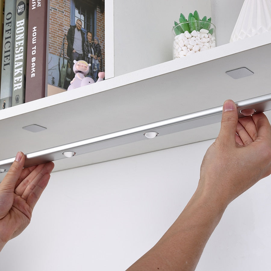 Avelena | Royelux Wiederaufladbares LED-Schranklicht - Bewegungssensor, dimmbar, USB-Laden