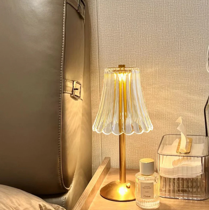 Avelena | Wiederaufladbare USB-LED-Tischlampe im Retro-Design