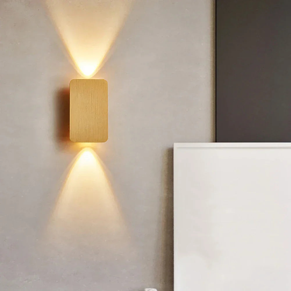 Avelena | Aria Moderne Quadrat Wandlampe – Auf- und Ablichtung für Schlafzimmer und Wohnzimmer