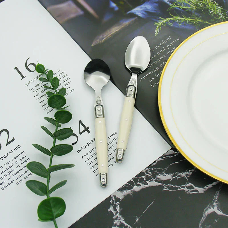 Avelena – Luxus Laguiole Besteckset mit zeitlosem Stil