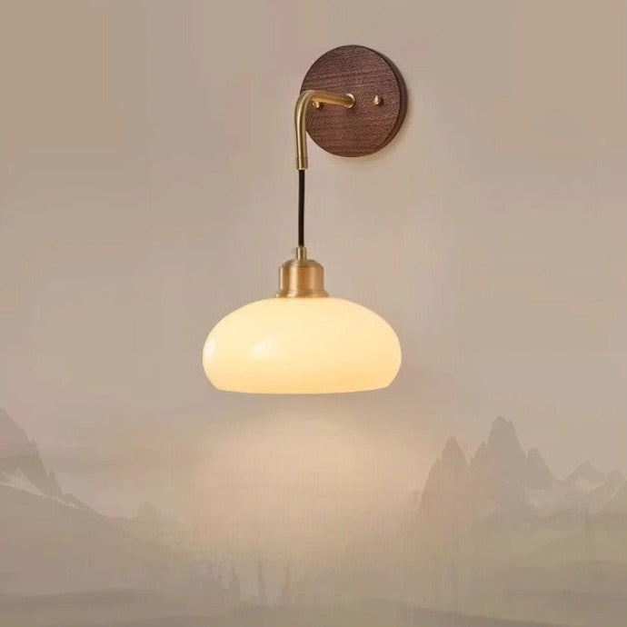 Avelena | WalnutEdge – Moderne Wandlampe aus Walnuss und Messing