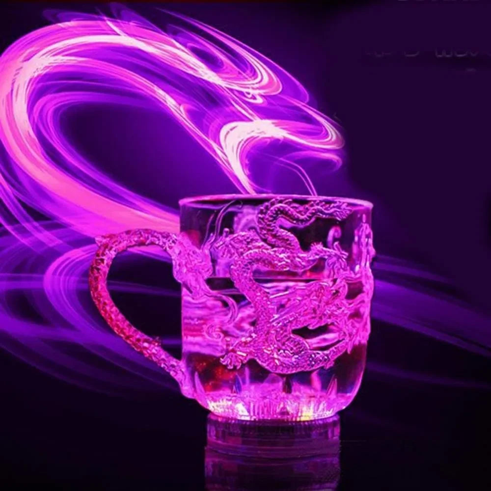 Avelena | 1 Stück Farbwechsel Leuchtende LED Drachen Tasse Wasser Aktiviert Lichter Bier Kaffee Milch Tee Wein Whiskey Bar Becher Reise Kreatives Geschenk