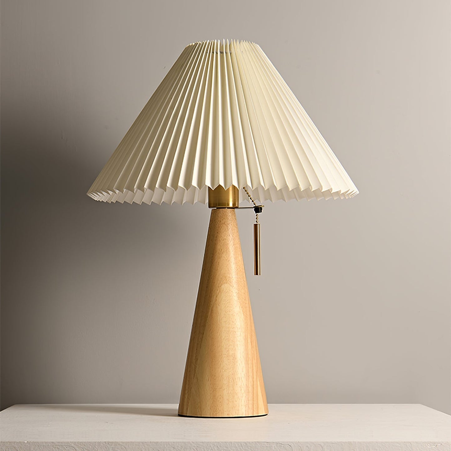 Avelena | AntiqueRadiance – Elegante Holz- und Metalltischlampe