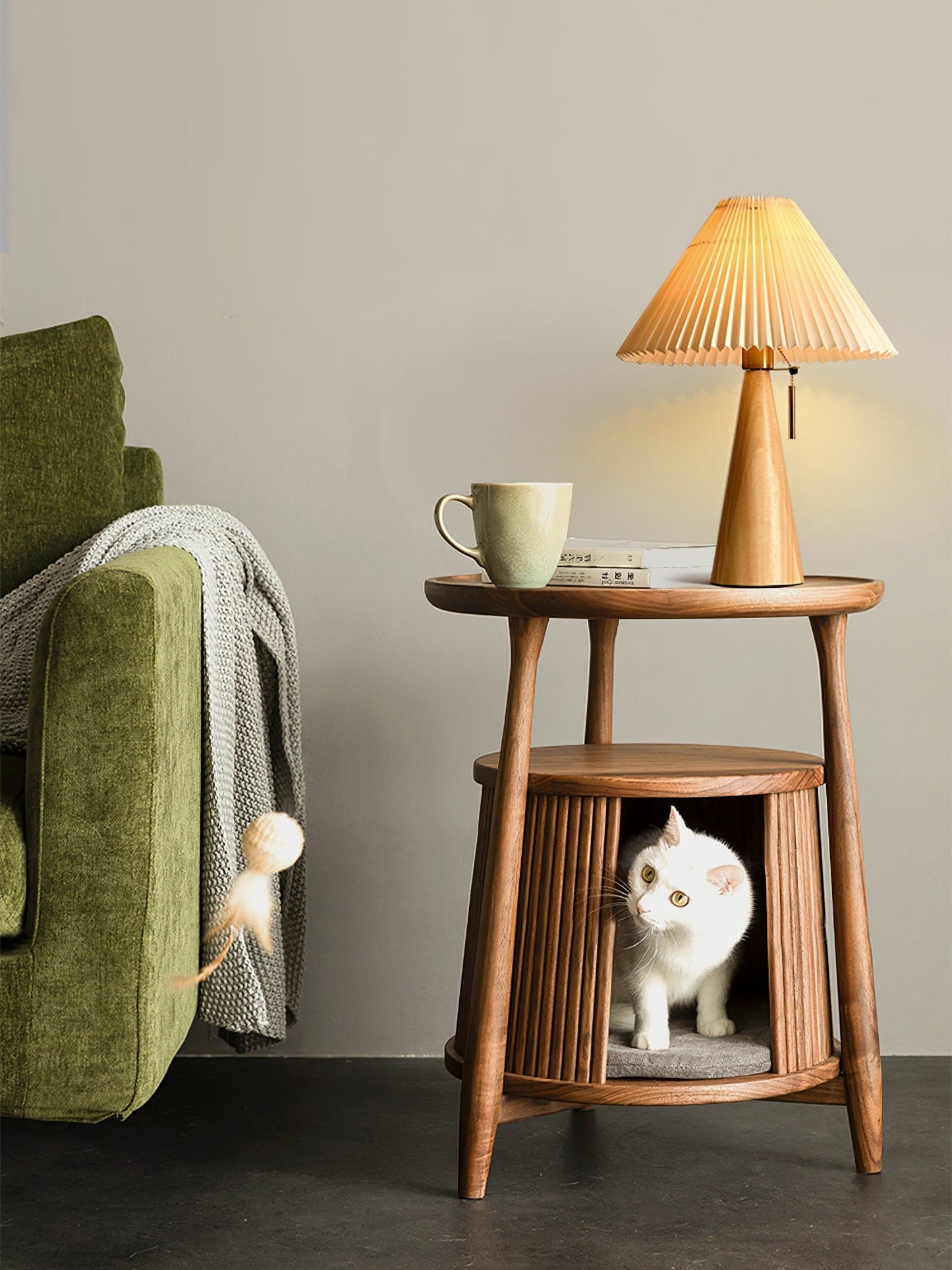 Avelena | AntiqueRadiance – Elegante Holz- und Metalltischlampe