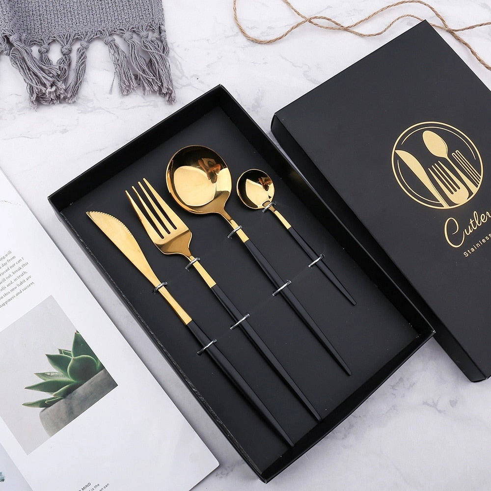 Avelena Gold Besteckset für Stilbewusste: Modernes Design