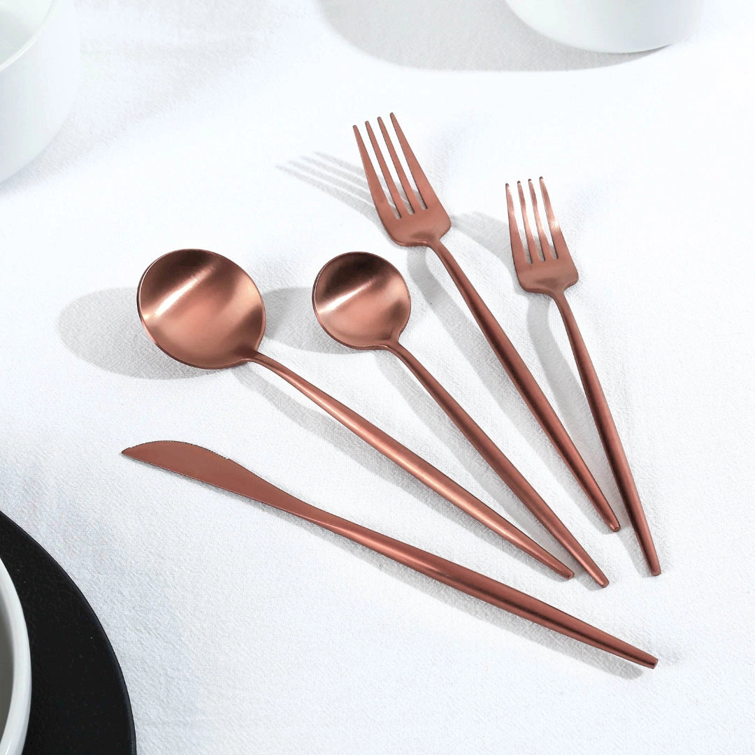 Avelena mattes Schwarz Besteckset – Designer-Silberbesteck