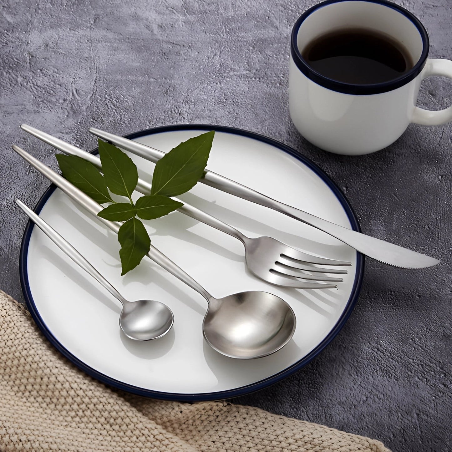 Avelena Minimalistisches Edelstahl Besteckset für Ihr Zuhause