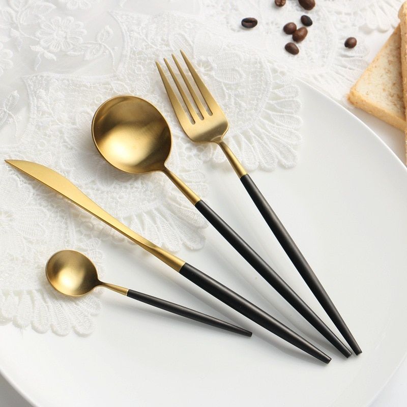 Avelena 24-teiliges Besteckset in Mattgold und Schwarz