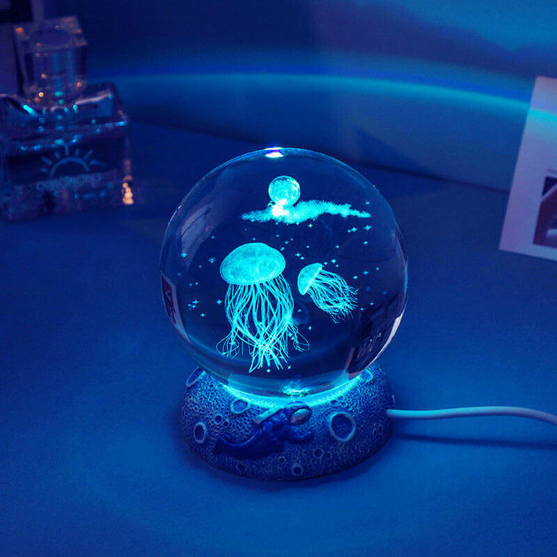 Avelena | AquaGlobe Kristallkugel Nachtlicht | Unterwasserwelt LED Lampe | Stimmungslicht & Deko für Zuhause
