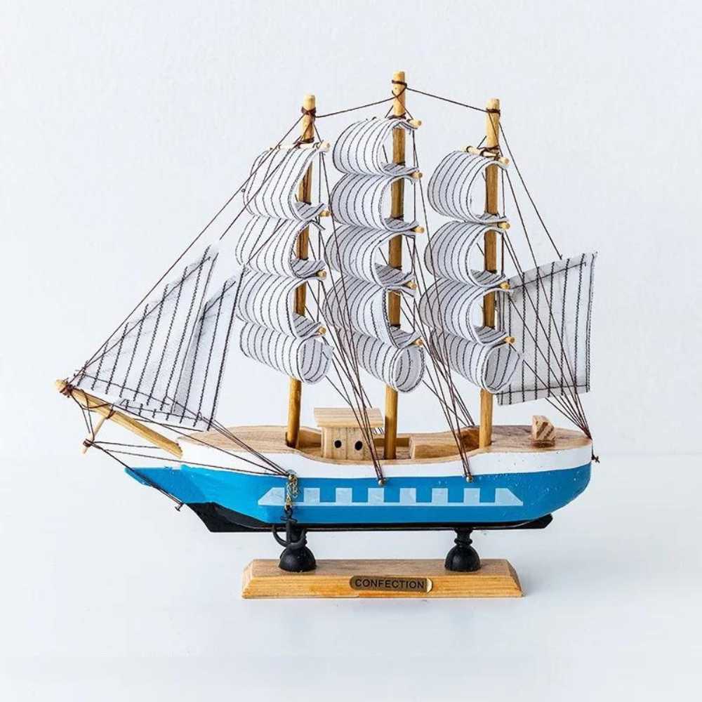 Avelena | Royaleva Nordic Holz Segelboot Skulptur - LED beleuchtetes Dekorstück, batteriebetrieben