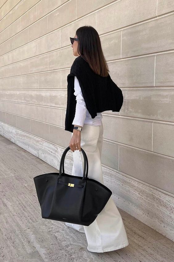 Avelena | Tassa Luxus Oversized Schultertasche mit goldener Verschluss - Elegante Minimalistische Tote für Frauen