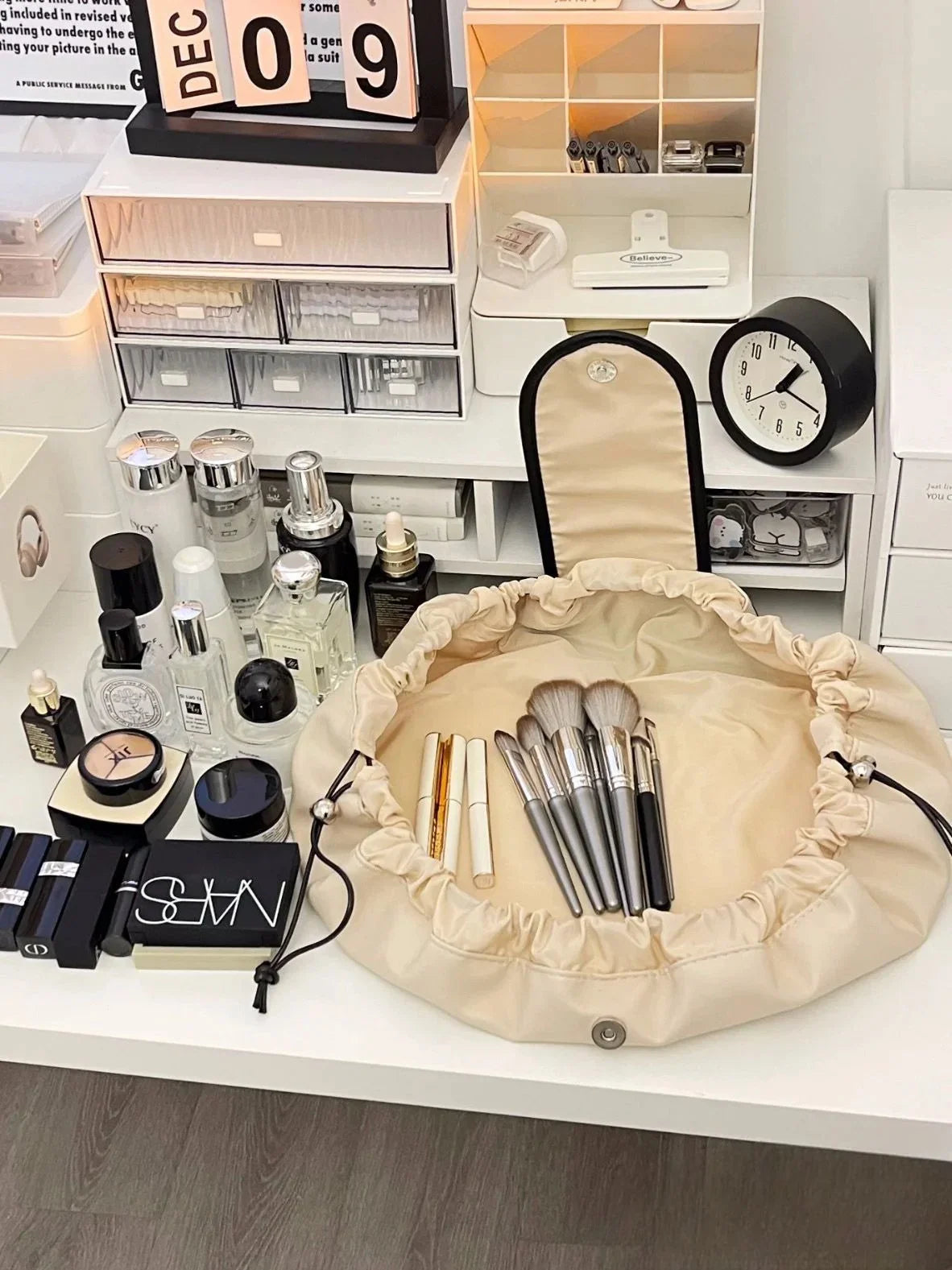 Avelena | Wasserdichte Kosmetik Tasche mit viel Stauraum