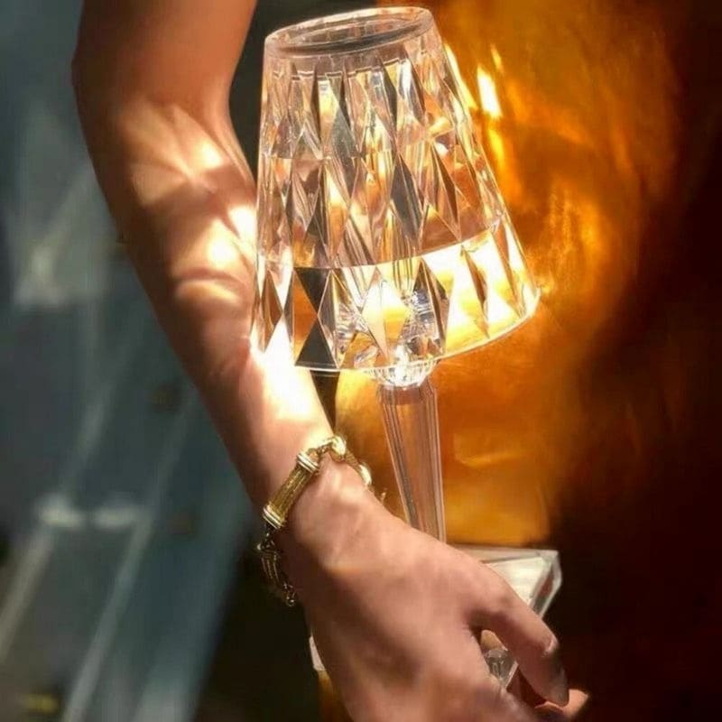 Avelena | Acryl Kristall Tischlampe - LuxeGlow