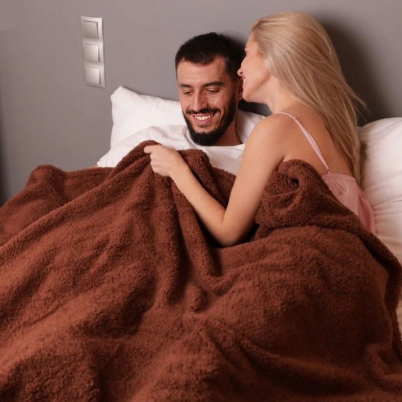 Avelena | AquaShield-Decke – Wasserdichte Schutzhülle für Bett & Sofa
