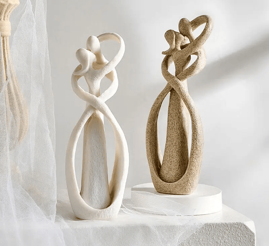 Avelena | Armonia Embrace Skulptur – Künstlerisches Symbol für Liebe, Verbindung und zeitlose Eleganz