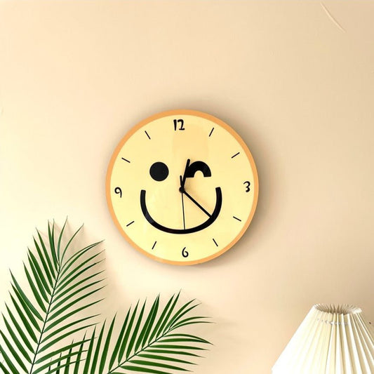 Avelena | Wanduhr mit gelbem Smiley-Cartoon