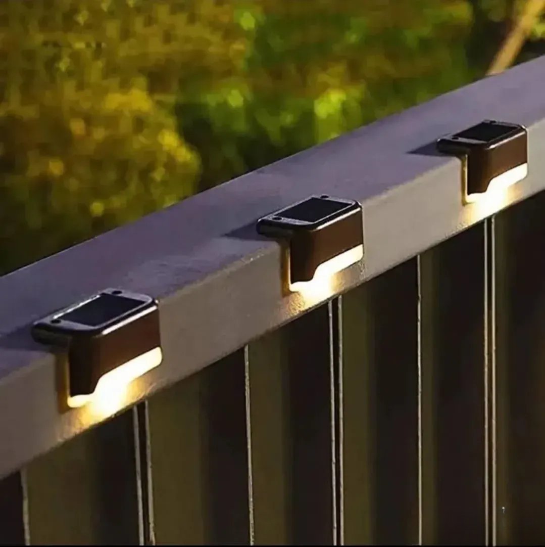 Avelena | LED Solar Außenlampe mit Bewegungsmelder – Wetterbeständige Solar-Wandleuchte für Garten und Weg
