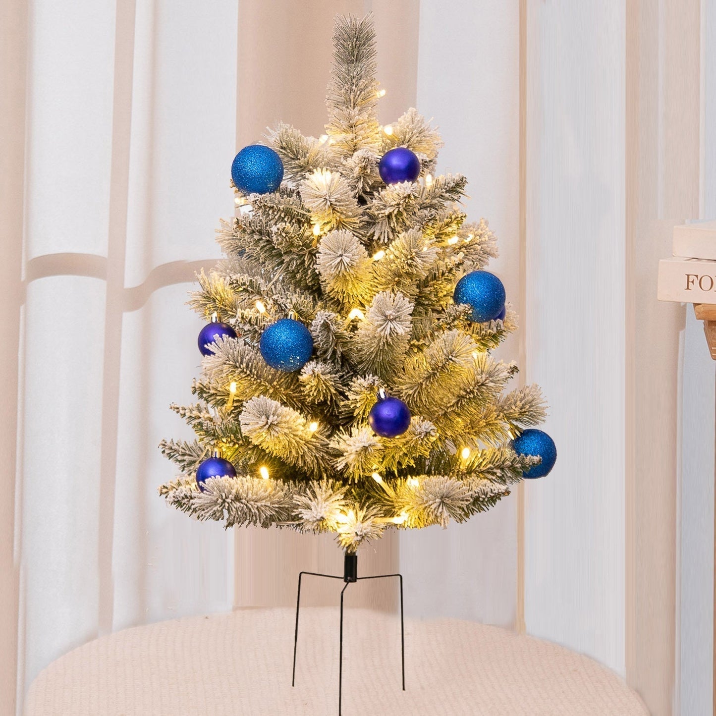 Avelena | Weihnachtliche Urnen-Deko mit LED-Lichtern | Realistische Tannenzweige & Beeren | Innen- und Außenbereich