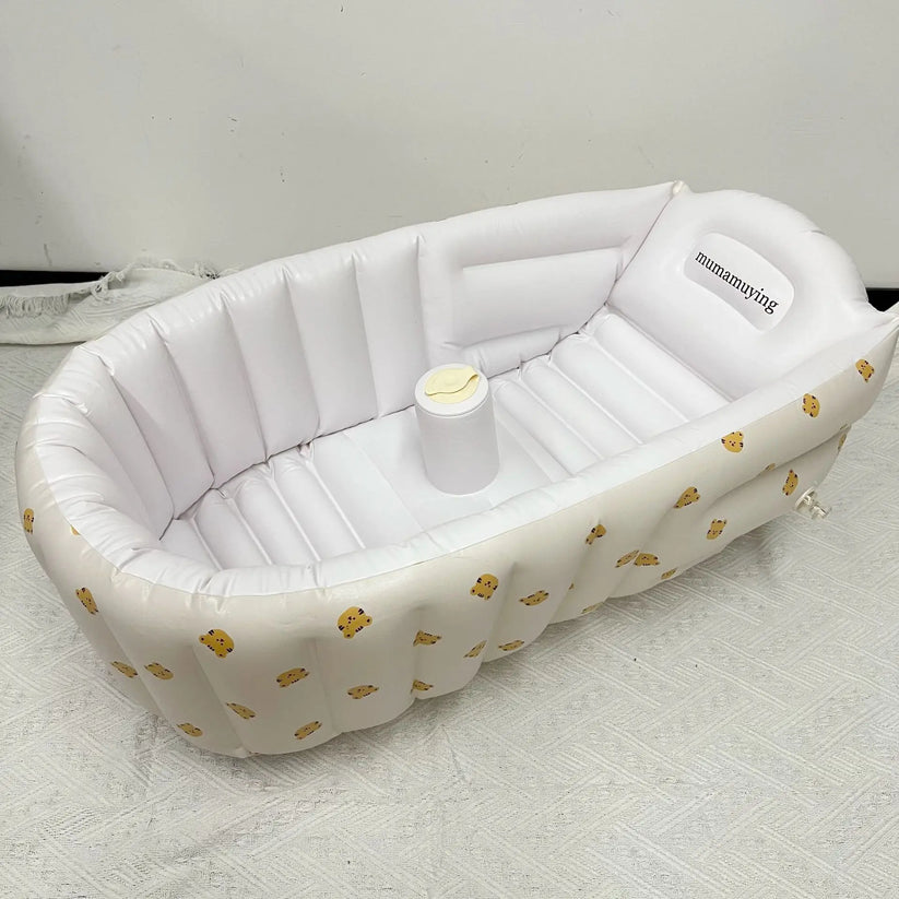 Avelena | SplashNest – Das mobile Badeparadies für dein Baby