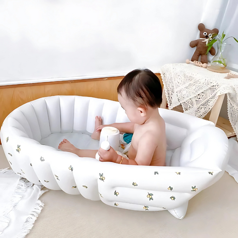 Avelena | SplashNest – Das mobile Badeparadies für dein Baby