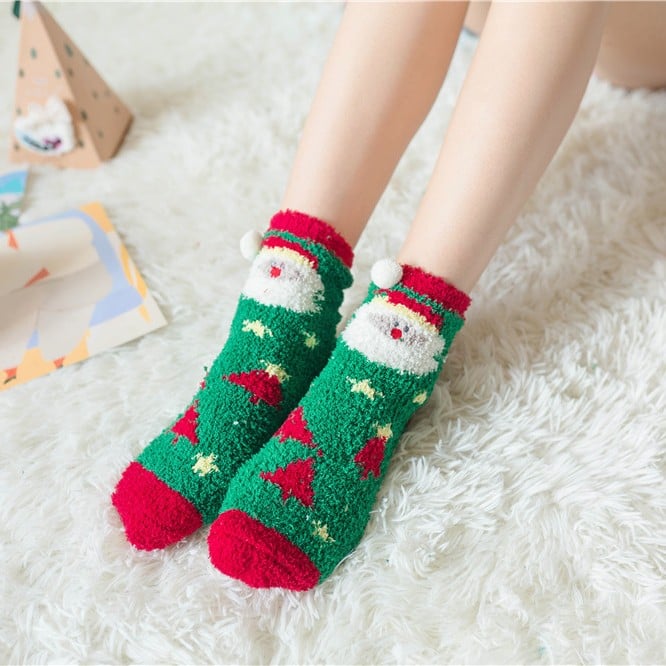 Avelena | Weihnachts-Socken im Geschenkbox-Design | Flauschige Haus- & Kuschelsocken | Universalgröße