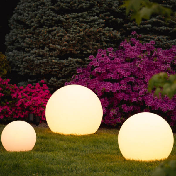 Avelena | Wetterfestes Kugelförmiges LED Gartenlicht mit 16 Farben und Fernbedienung - Perfekt für Garten, Veranda & Party